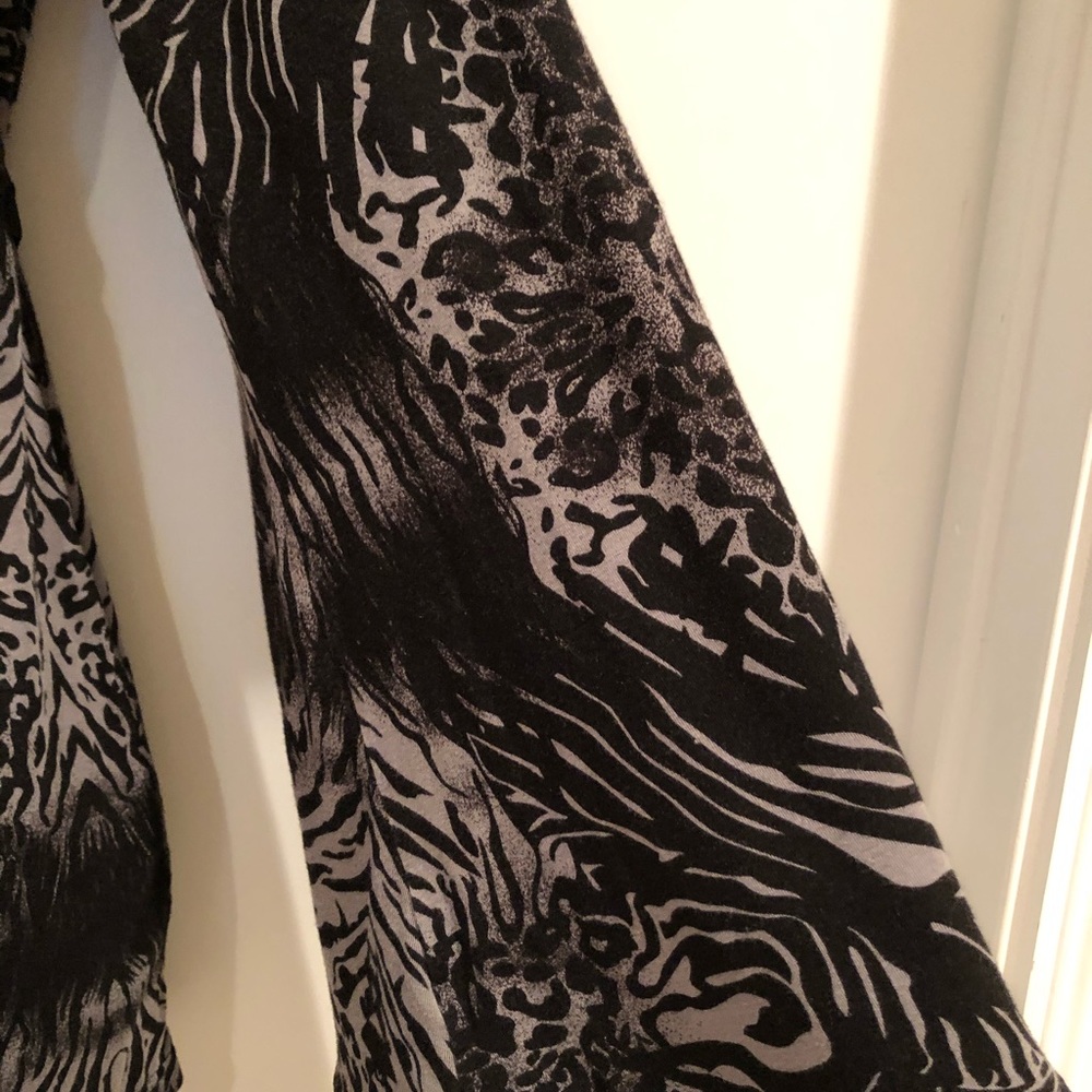 Kim Parrish Black Animal Print Top Size Small - Picture 4 of 8